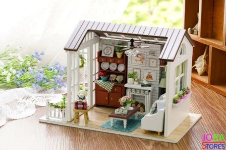 Miniatuur zelfbouw huisje &quot;Happy Times&quot;